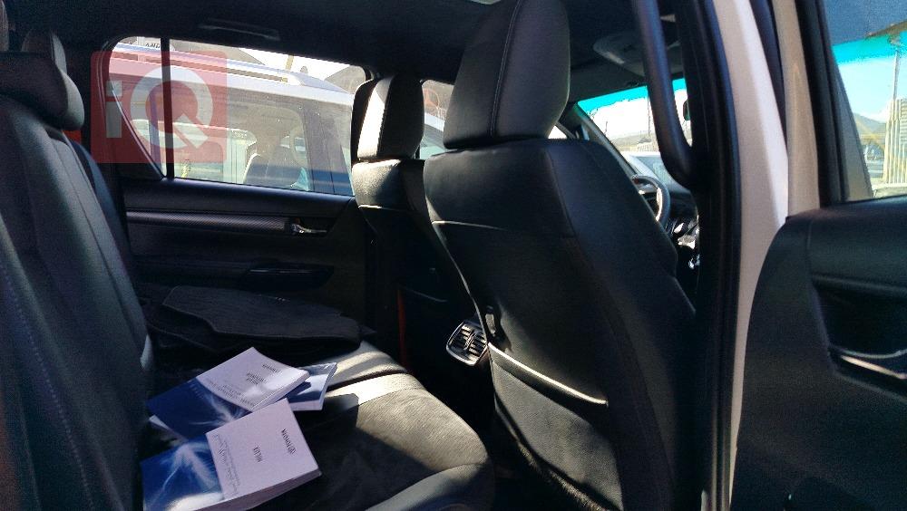 تويوتا هايلوكس